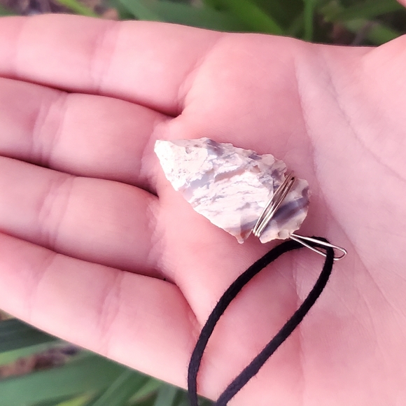🌿 Natural Stone Arrowhead Necklace 🌿 - Picture 16 of 16